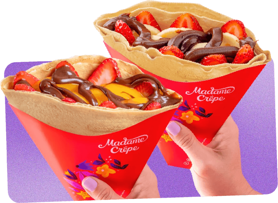 Dos crêpes clásicos con fresas y fudge
